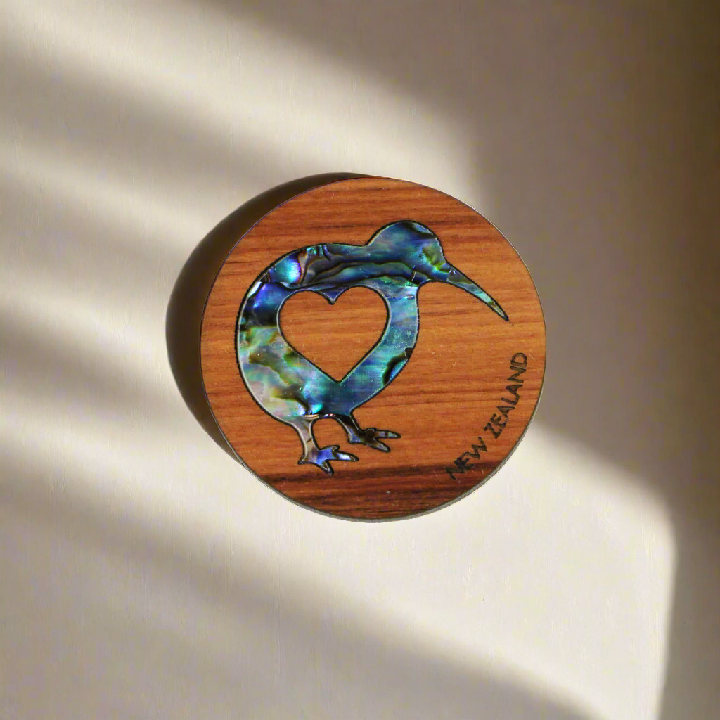 NMAGPRHK - Heart Kiwi PAUA RIMU MAGNET - OCEAN SHELL STUDIOS