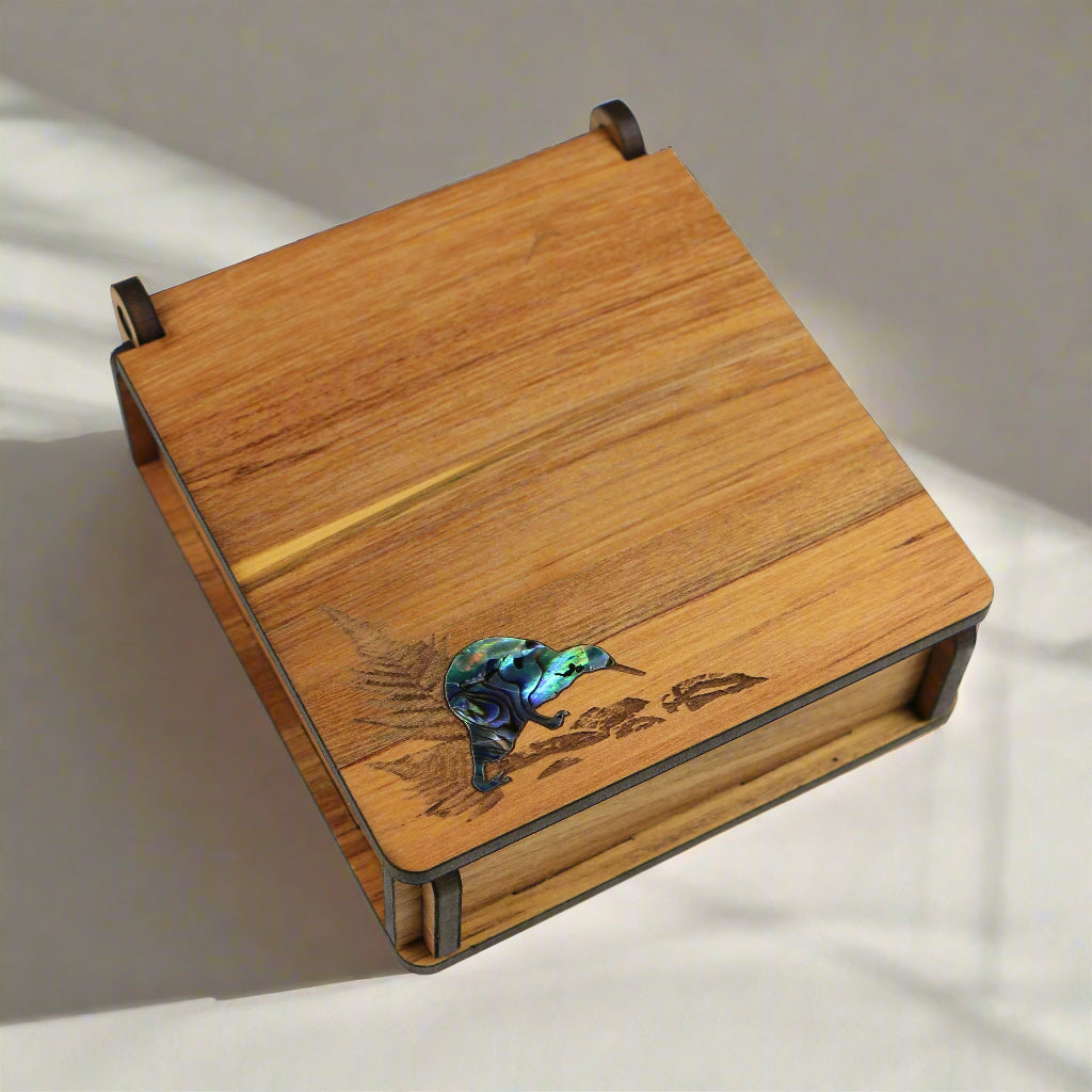 NPRBKB - Kiwi the the bush PAUA & RIMU - BOX - OCEAN SHELL STUDIOS