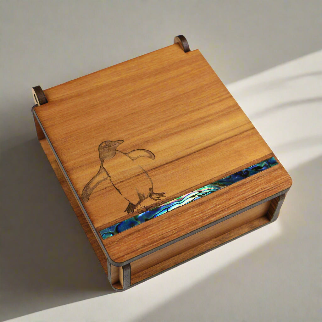 NPRBPP - Poppy the Penguin PAUA STRIP & RIMU - BOX - OCEAN SHELL STUDIOS