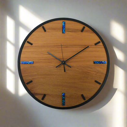 PAUA AND RIMU CLOCK