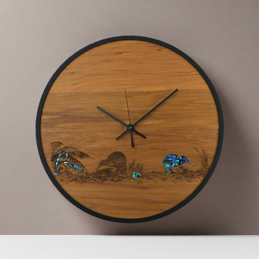 PAUA AND RIMU CLOCK