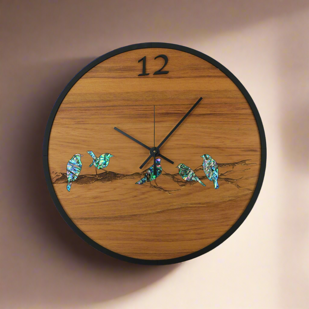 PAUA AND RIMU CLOCK