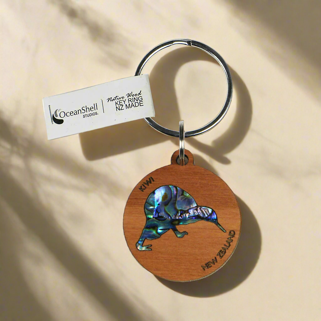 NKEYPRK - Kiwi PAUA RIMU KEYRING - OCEAN SHELL STUDIOS