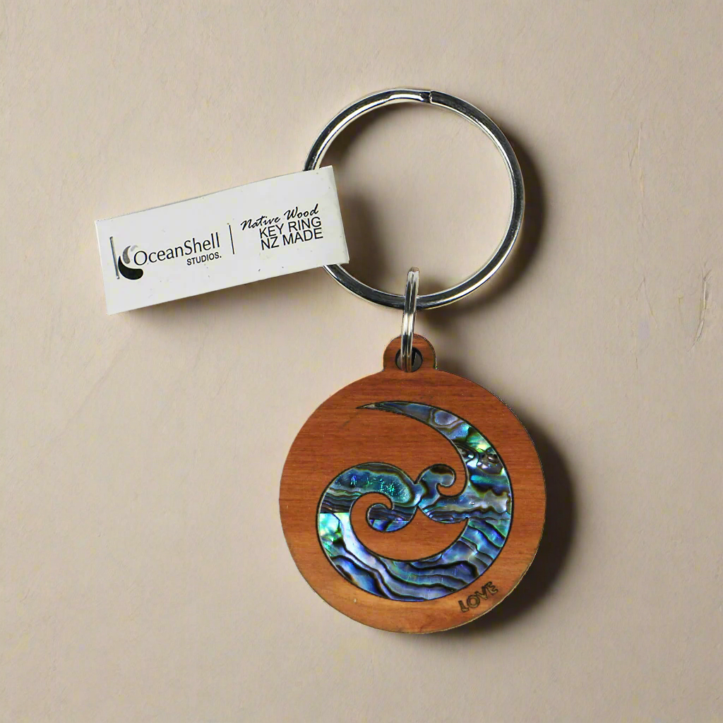 NKEYPRLO - Love Koru PAUA RIMU KEYRING - OCEAN SHELL STUDIOS
