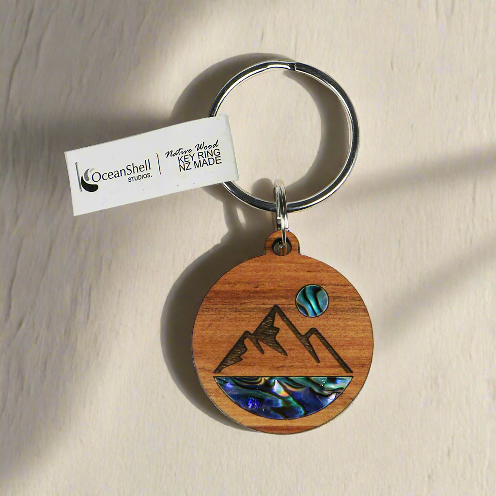 NKEYPRMV - Mountain View PAUA RIMU KEYRING - OCEAN SHELL STUDIOS