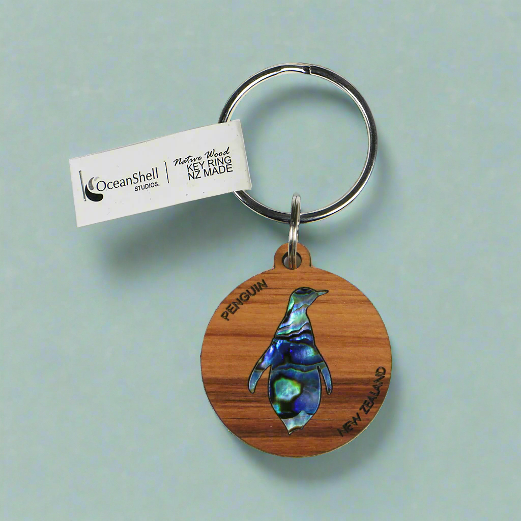 NKEYPRP - Penguin PAUA RIMU KEYRING - OCEAN SHELL STUDIOS
