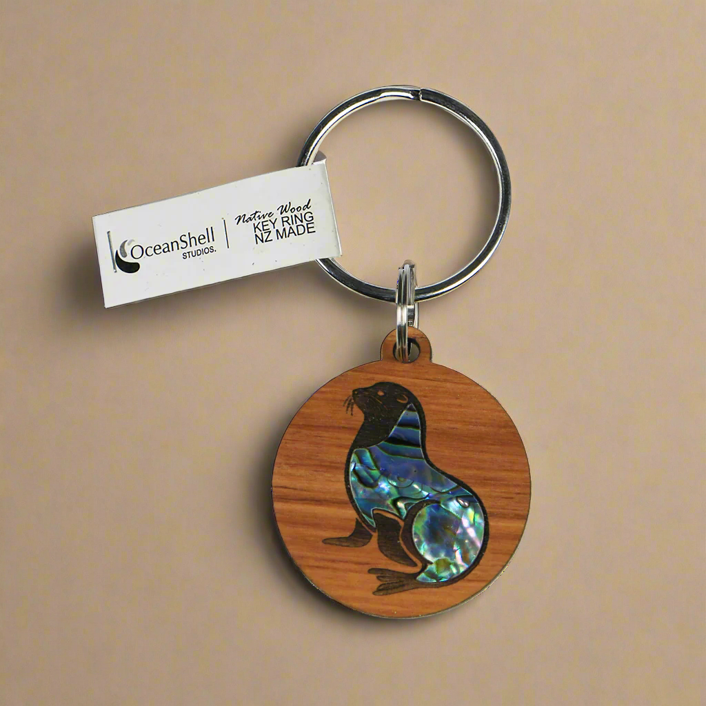 NKEYPRSE - Seal PAUA RIMU KEYRING - OCEAN SHELL STUDIOS