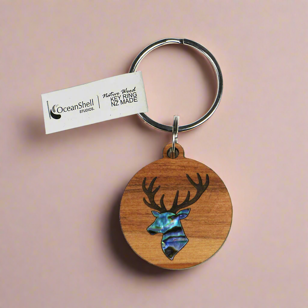 NKEYPRSH - Stag Head PAUA RIMU KEYRING - OCEAN SHELL STUDIOS
