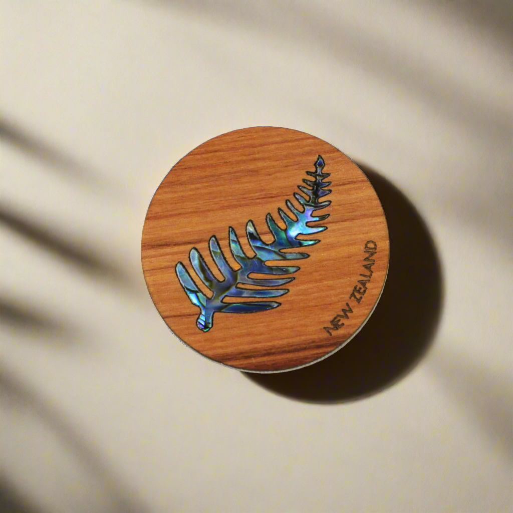 NMAGPRFE - Fern PAUA RIMU MAGNET - OCEAN SHELL STUDIOS