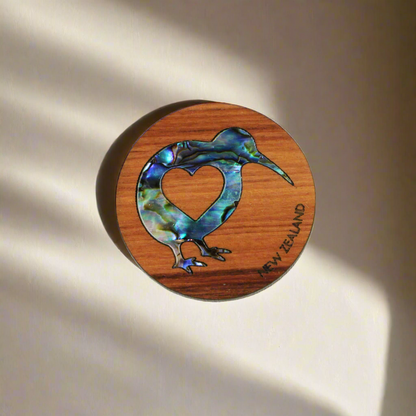 NMAGPRHK - Heart Kiwi PAUA RIMU MAGNET - OCEAN SHELL STUDIOS