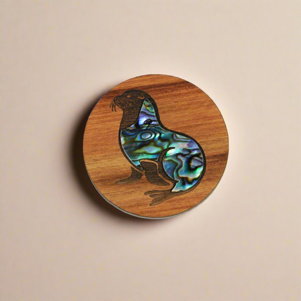 NMAGPRSE - Seal PAUA RIMU MAGNET - OCEAN SHELL STUDIOS