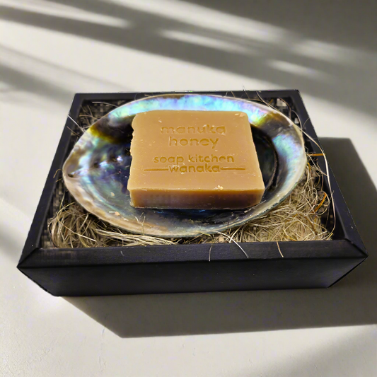 NNPSM - Manuka PAUA DISH WITH SOAP - OCEAN SHELL STUDIOS